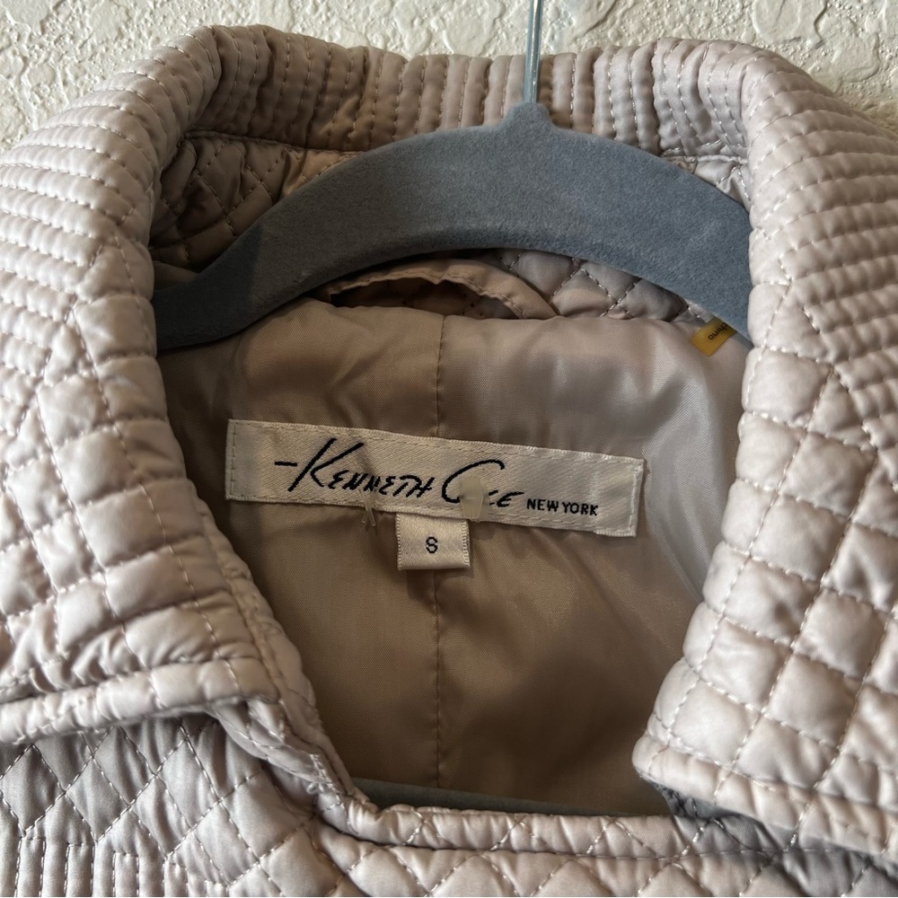 Kenneth Cole Quilted mixed pattern asymmetrical front zip trench coat with belt - Picture 4 of 10